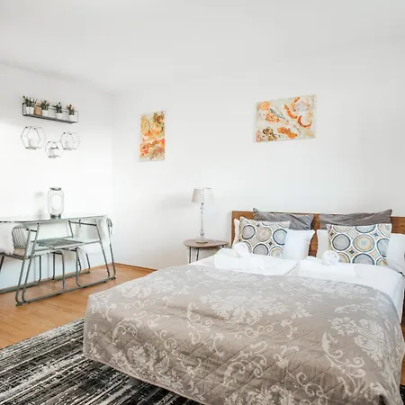 Cocoon Apartment *